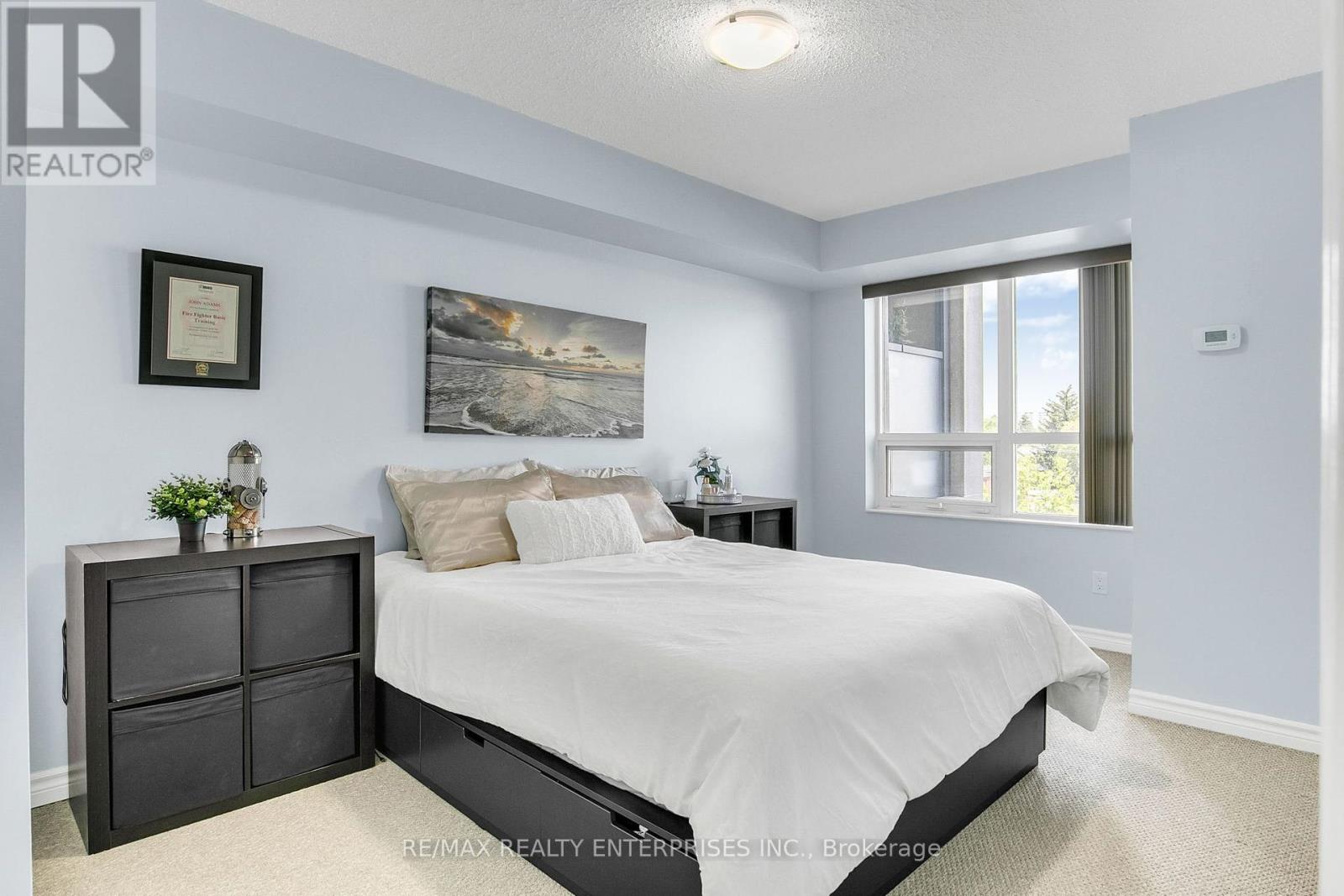 Photo 35 of 411 35 Saranac Boulevard, Toronto ON