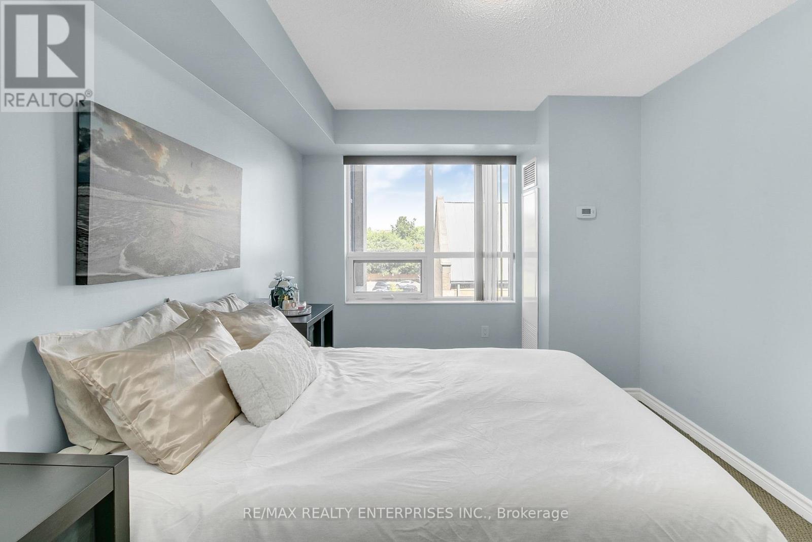 Photo 12 of 411 35 Saranac Boulevard, Toronto ON