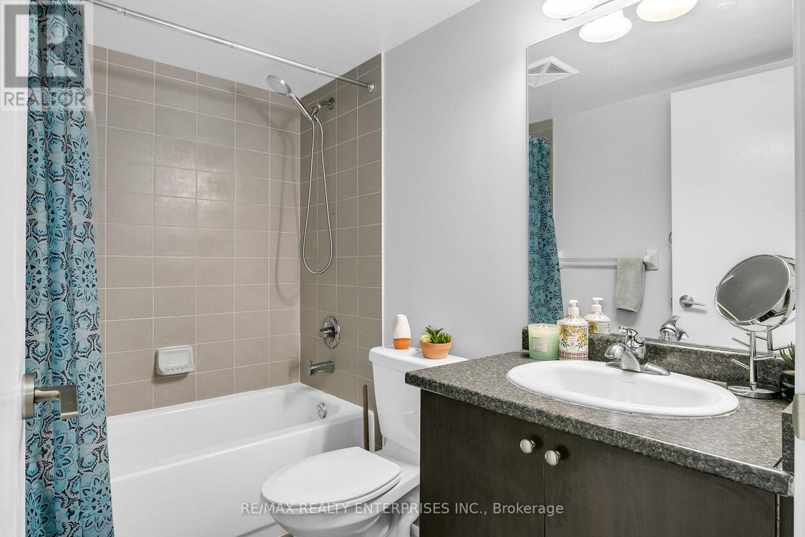 Photo 13 of 411 35 Saranac Boulevard, Toronto ON