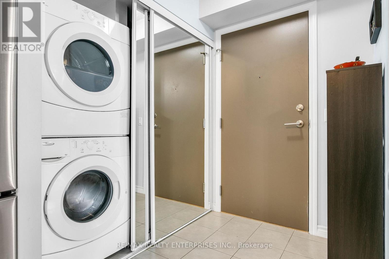 Photo 27 of 411 35 Saranac Boulevard, Toronto ON
