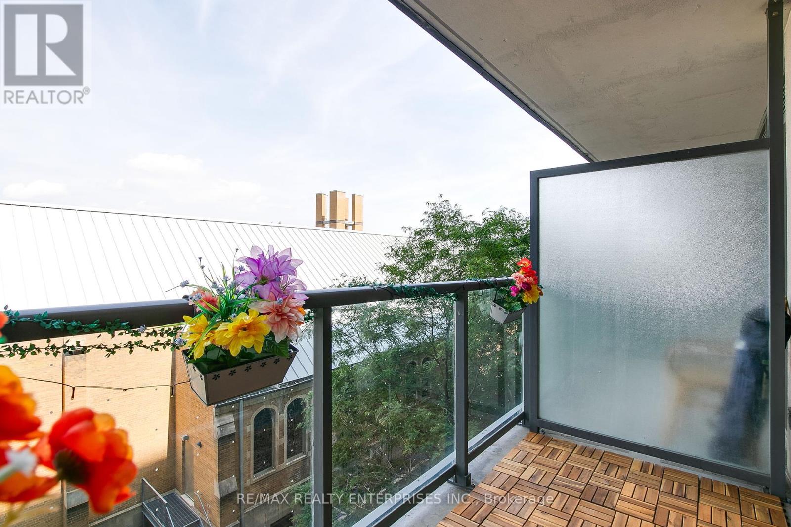 Photo 10 of 411 35 Saranac Boulevard, Toronto ON