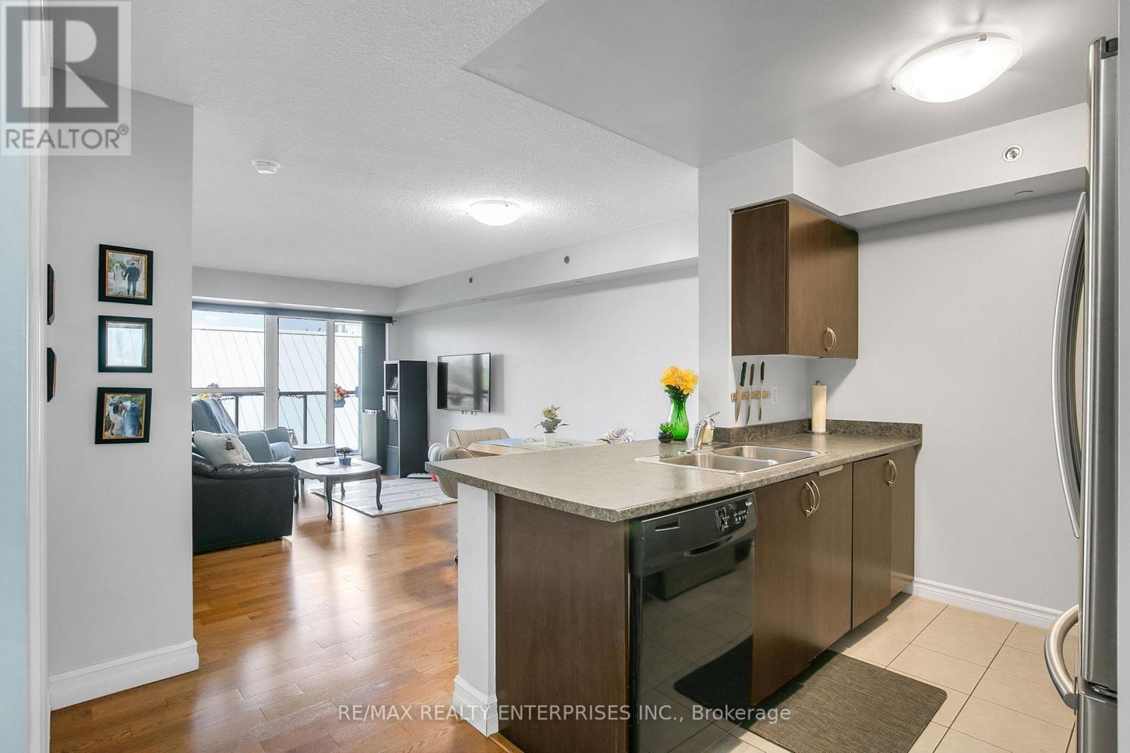 Photo 25 of 411 35 Saranac Boulevard, Toronto ON