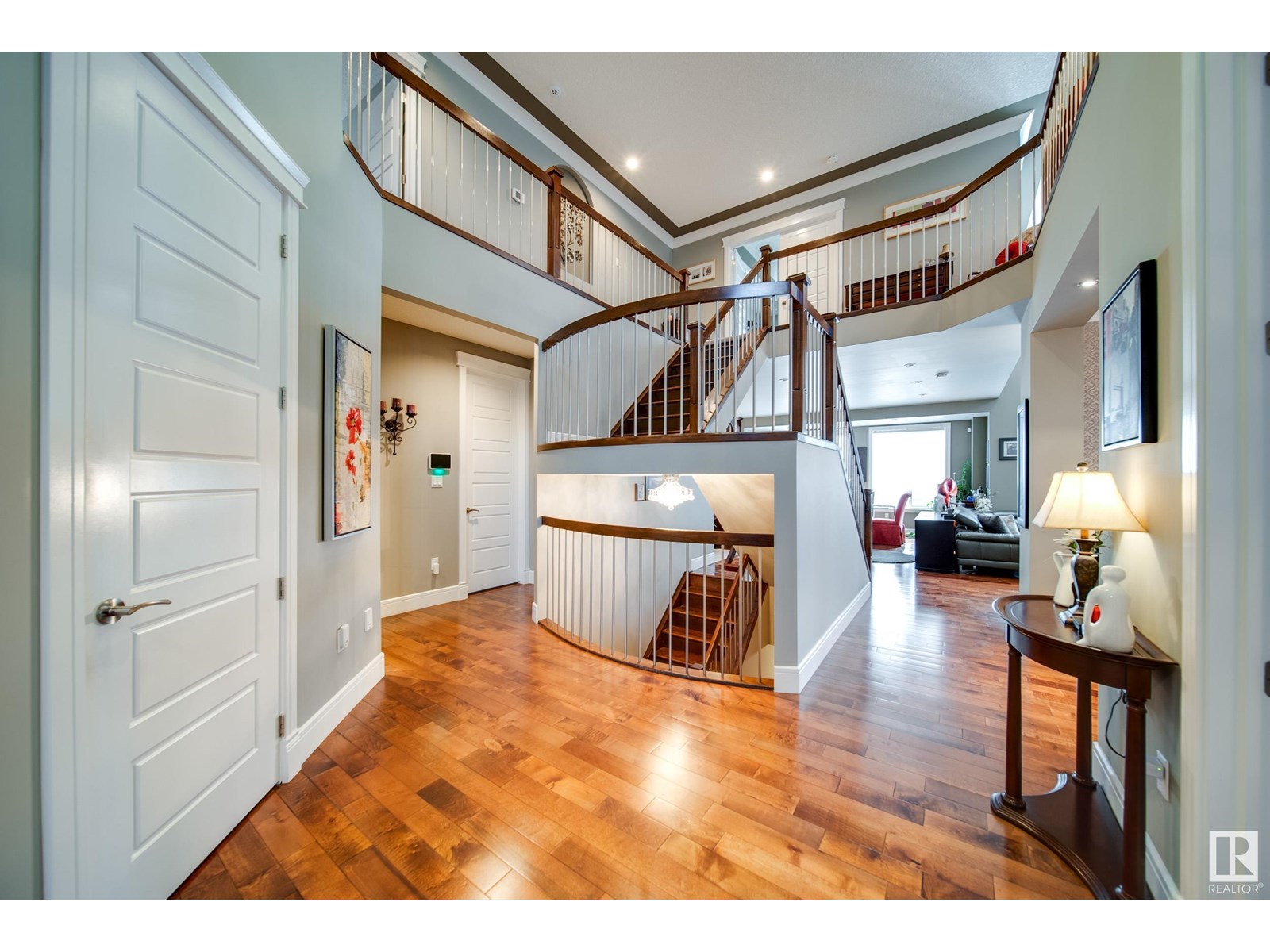 Photo 7 of 5410 Mcluhan End En Nw, Edmonton AB