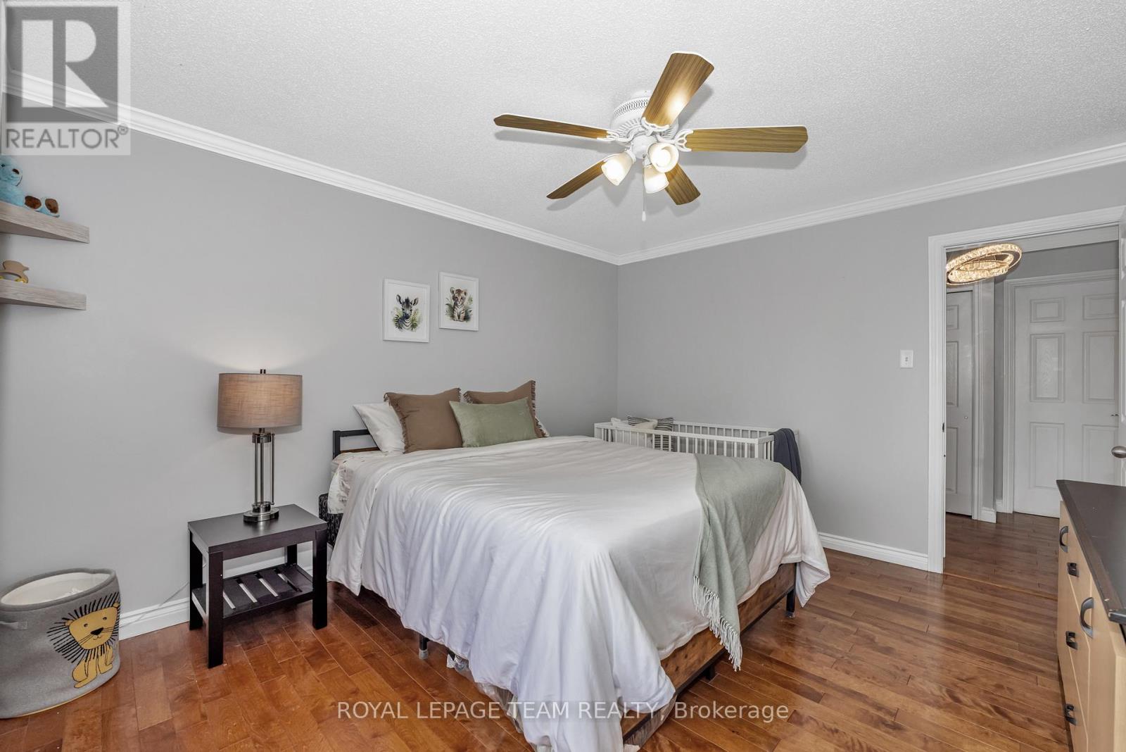 Photo 8 of 118 Rushing Brook Drive, Ottawa ON