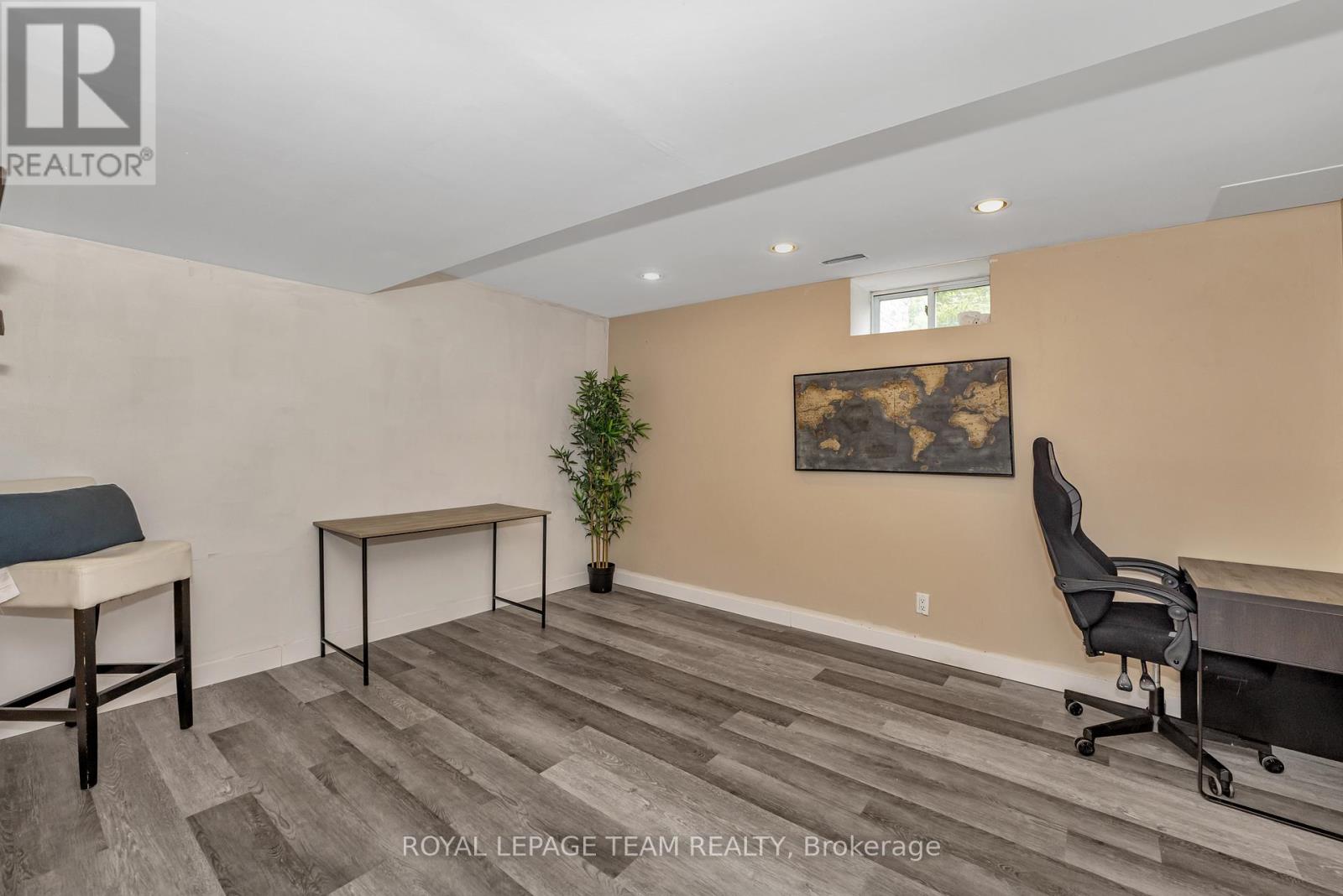 Photo 18 of 118 Rushing Brook Drive, Ottawa ON