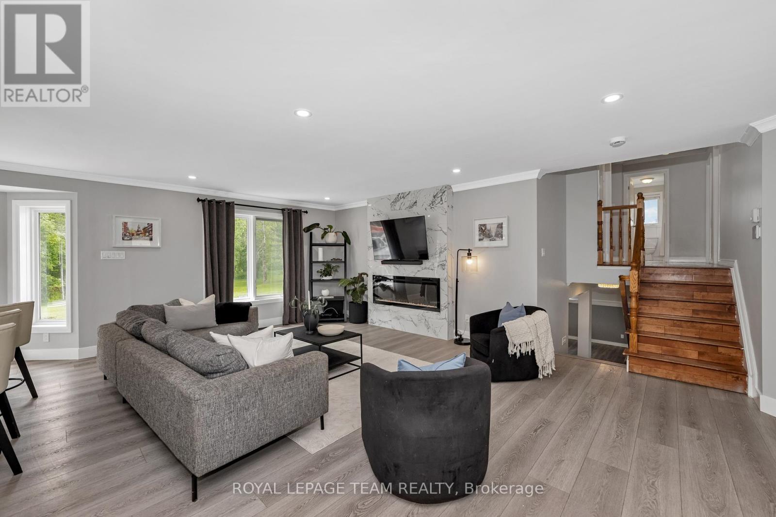 Photo 35 of 118 Rushing Brook Drive, Ottawa ON