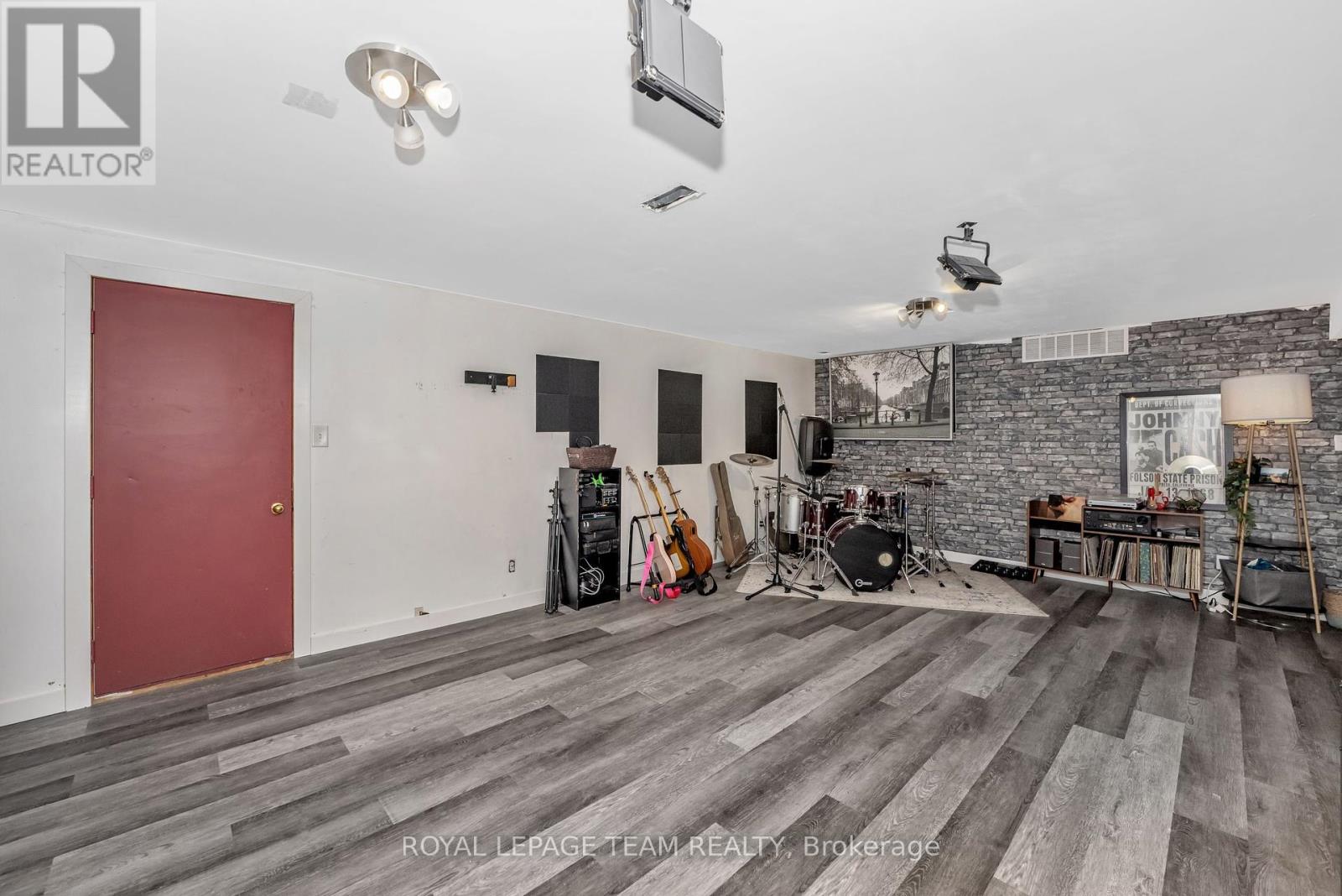 Photo 1 of 118 Rushing Brook Drive, Ottawa ON
