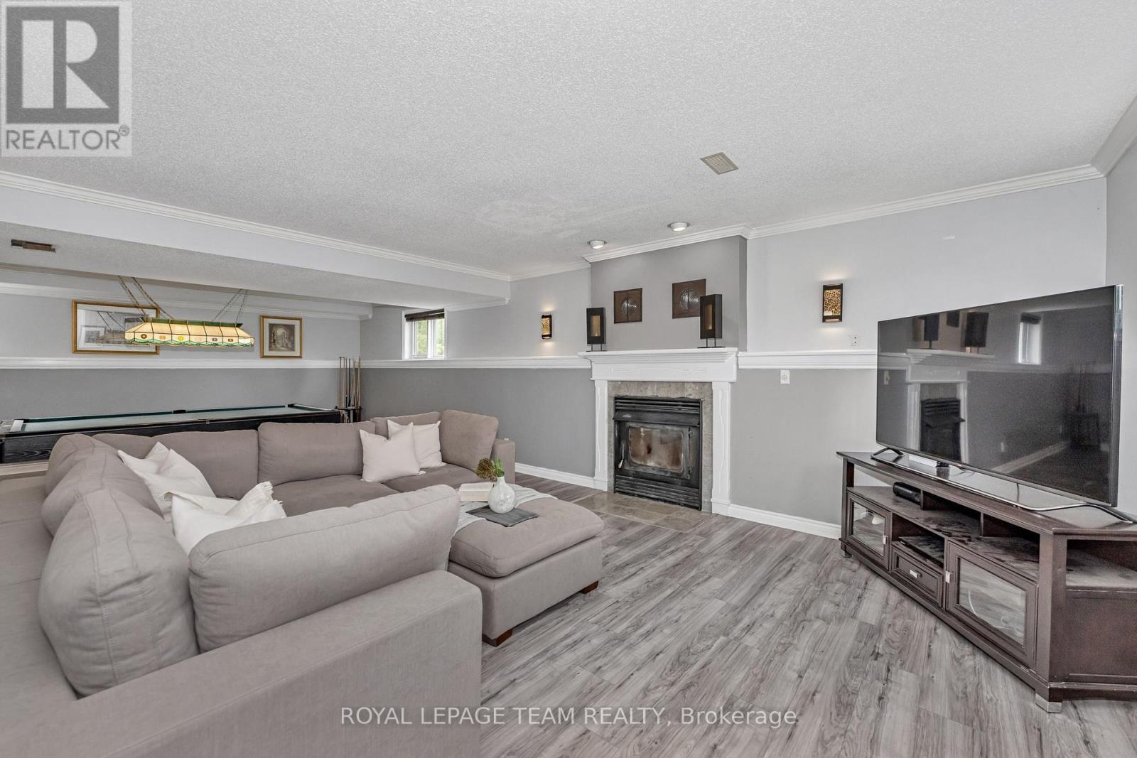 Photo 12 of 118 Rushing Brook Drive, Ottawa ON