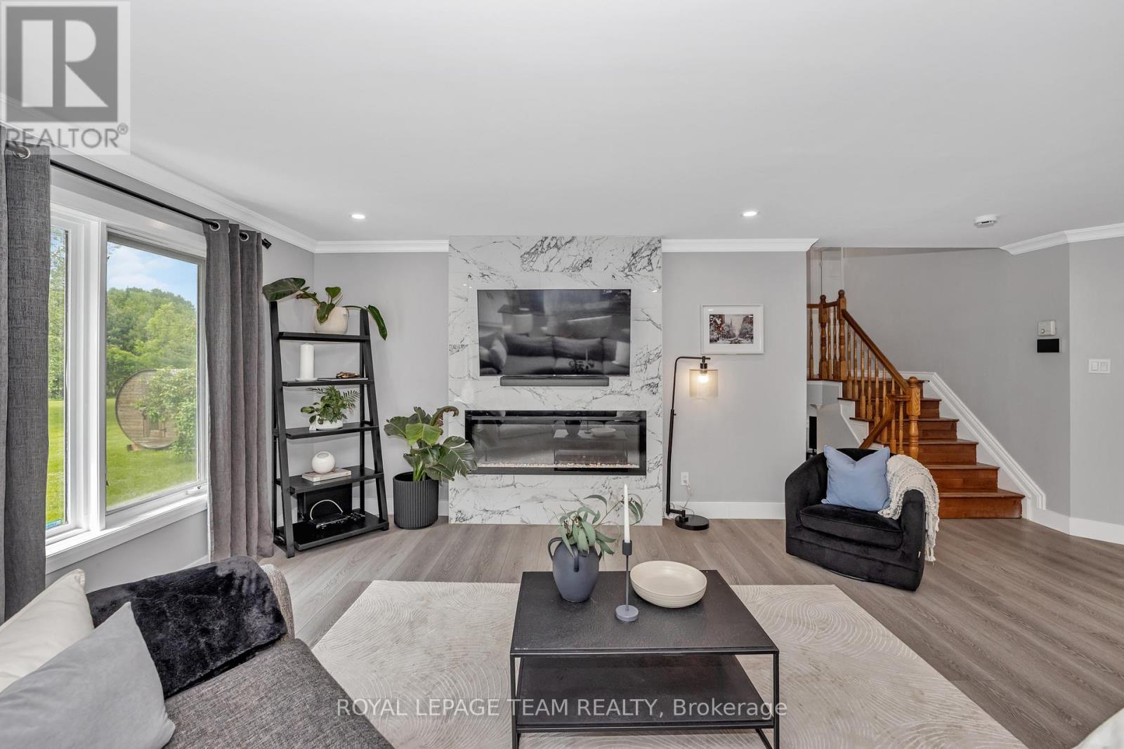 Photo 11 of 118 Rushing Brook Drive, Ottawa ON