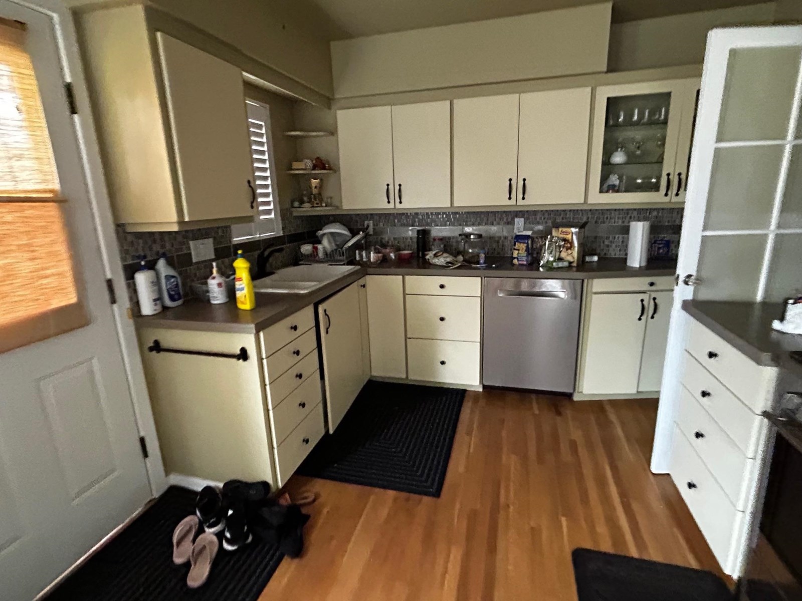 Photo 4 of 9678 Princess Drive, Surrey BC