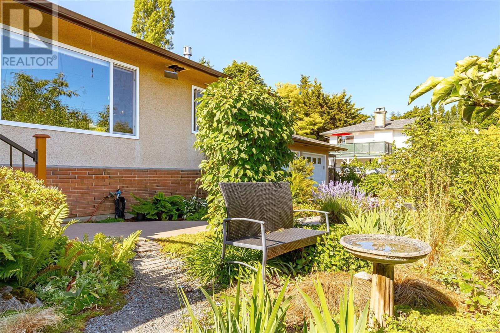 Photo 28 of 1961 Hovey Rd, Central Saanich BC