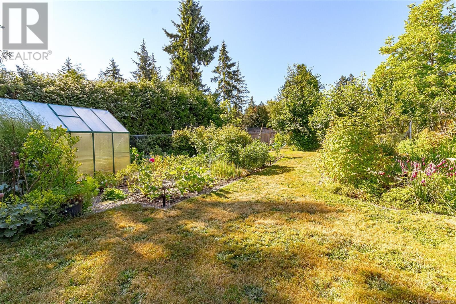 Photo 40 of 1961 Hovey Rd, Central Saanich BC
