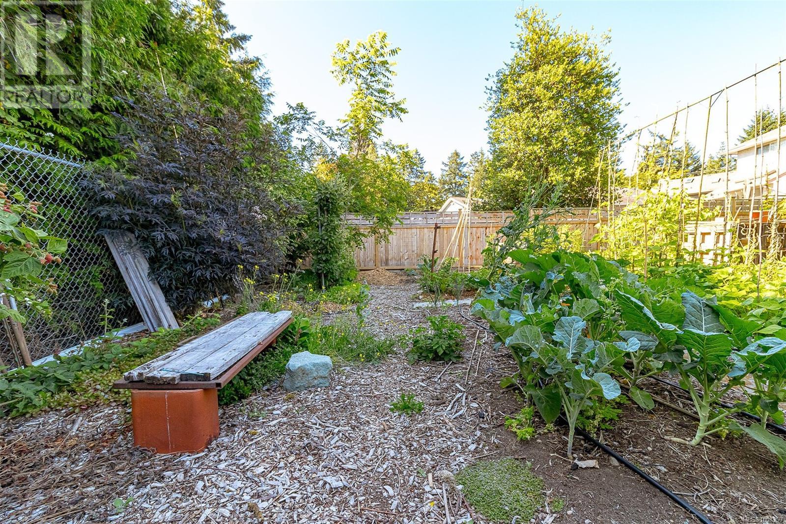Photo 19 of 1961 Hovey Rd, Central Saanich BC