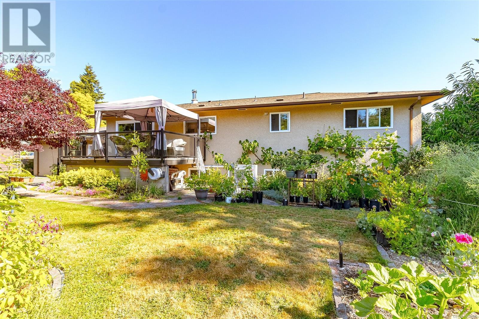 Photo 15 of 1961 Hovey Rd, Central Saanich BC