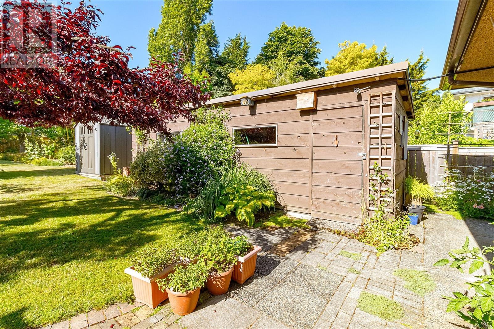 Photo 10 of 1961 Hovey Rd, Central Saanich BC