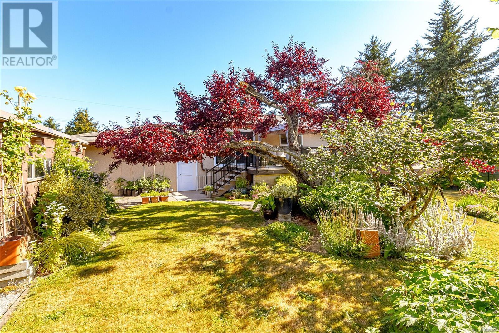 Photo 18 of 1961 Hovey Rd, Central Saanich BC