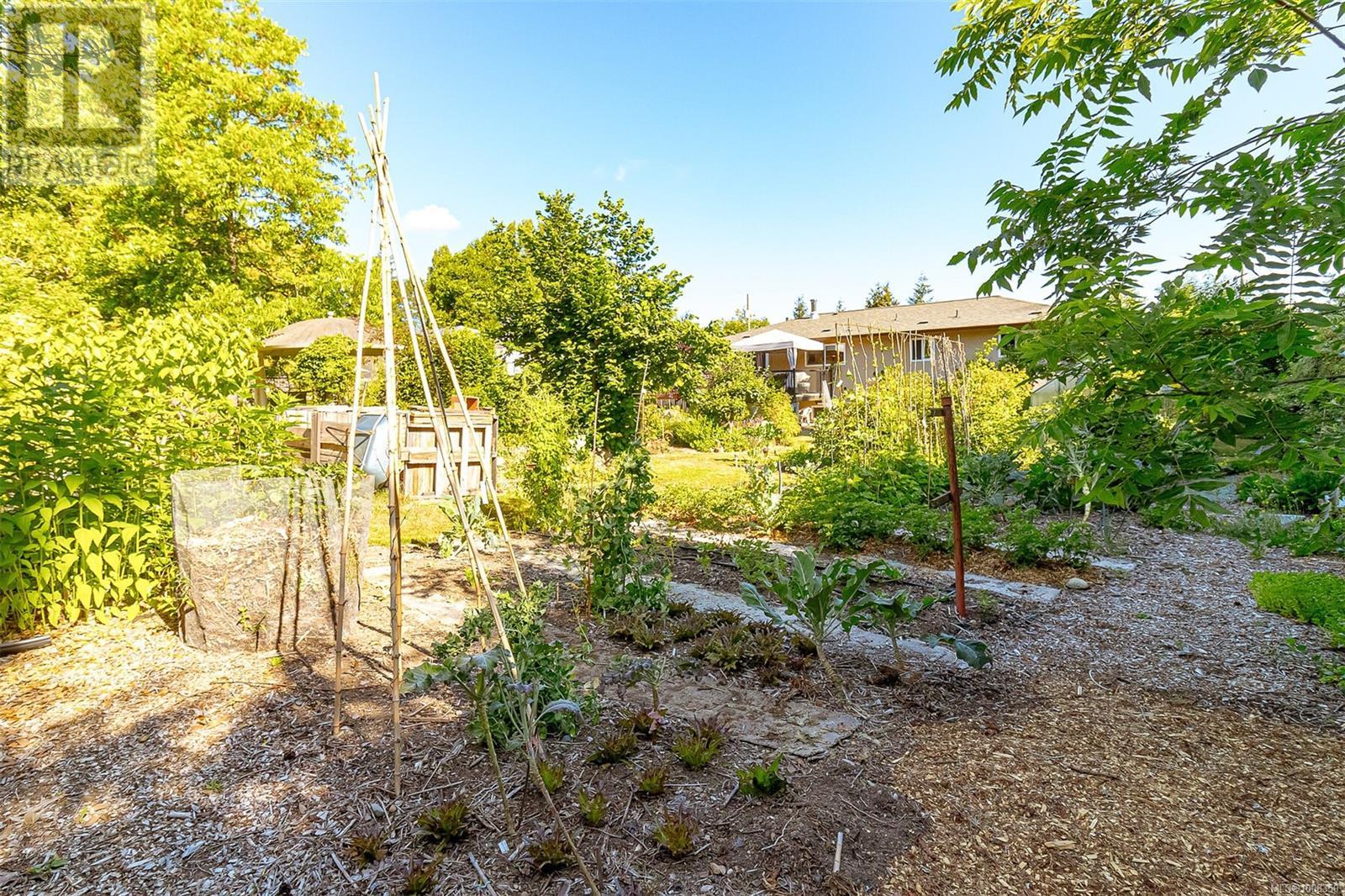 Photo 41 of 1961 Hovey Rd, Central Saanich BC