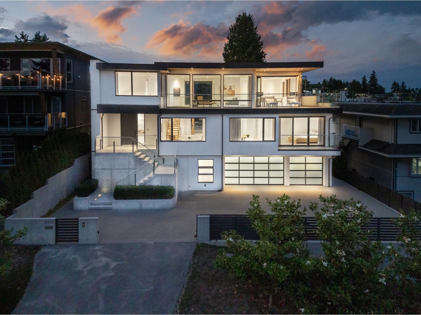 Photo 1 of 15493 Royal Avenue, White Rock BC