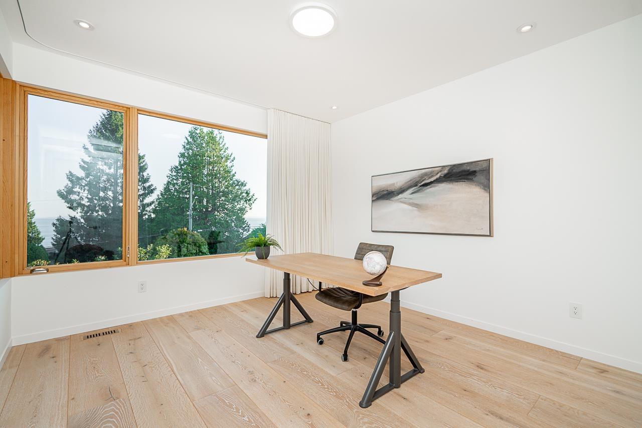 Photo 22 of 15493 Royal Avenue, White Rock BC