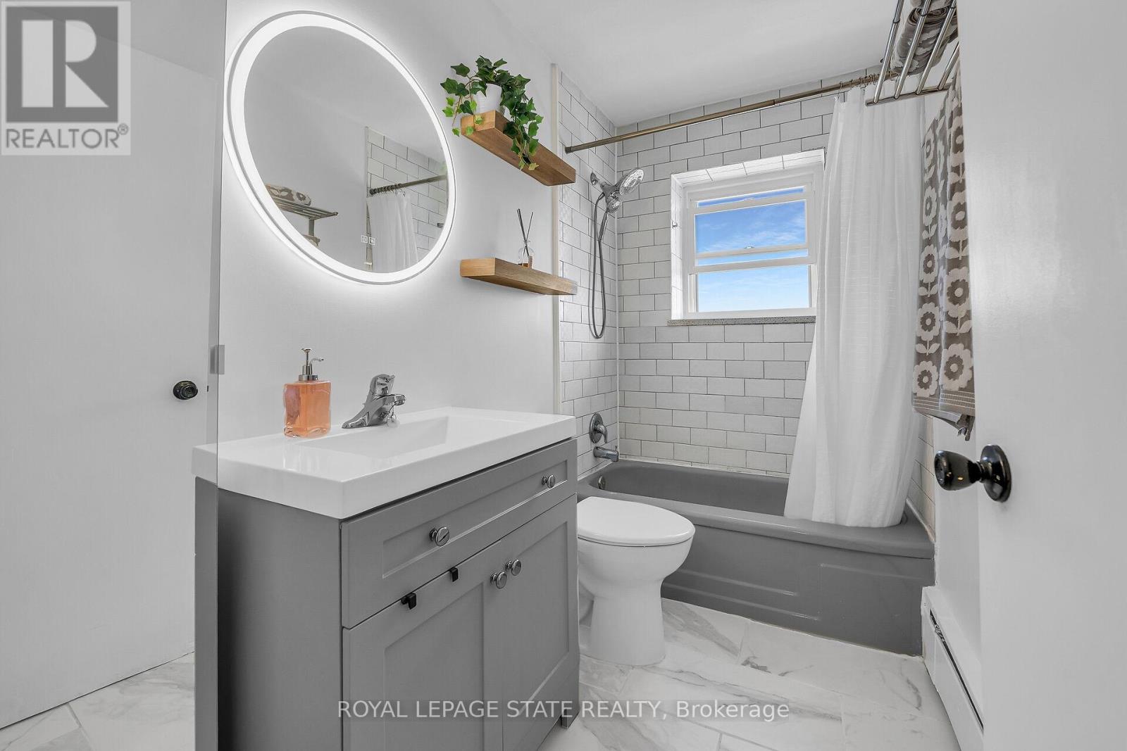 Photo 21 of 608 87 St George Street, Brantford ON
