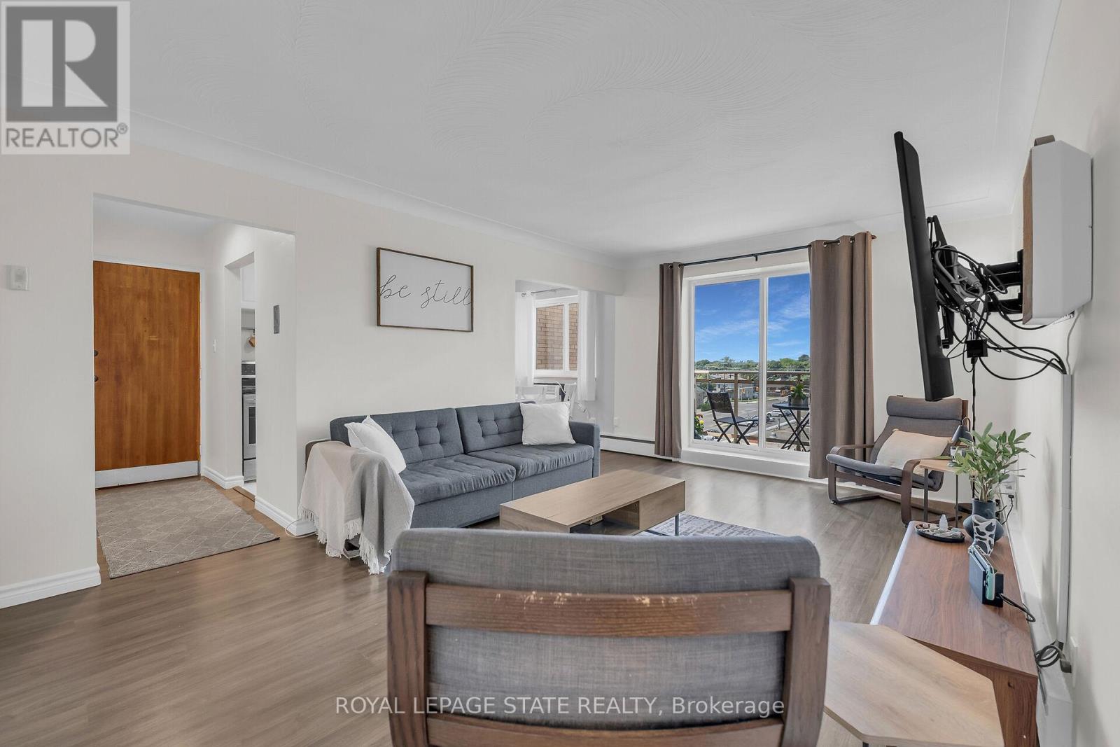 Photo 13 of 608 87 St George Street, Brantford ON