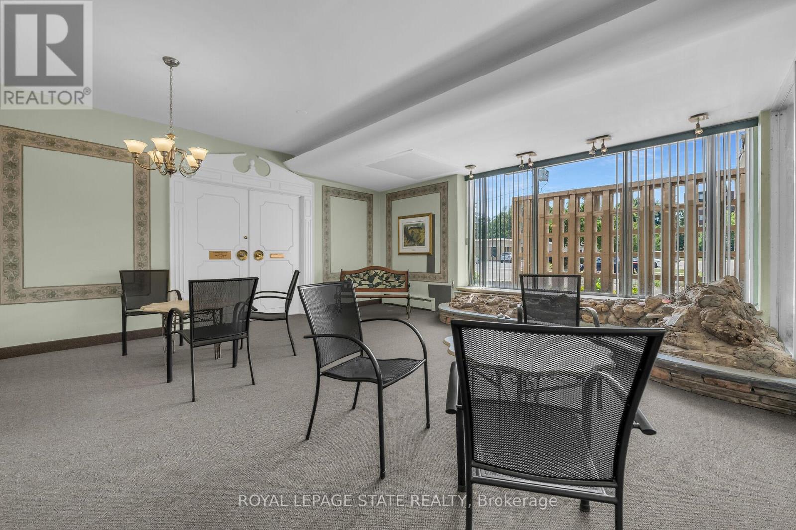 Photo 24 of 608 87 St George Street, Brantford ON