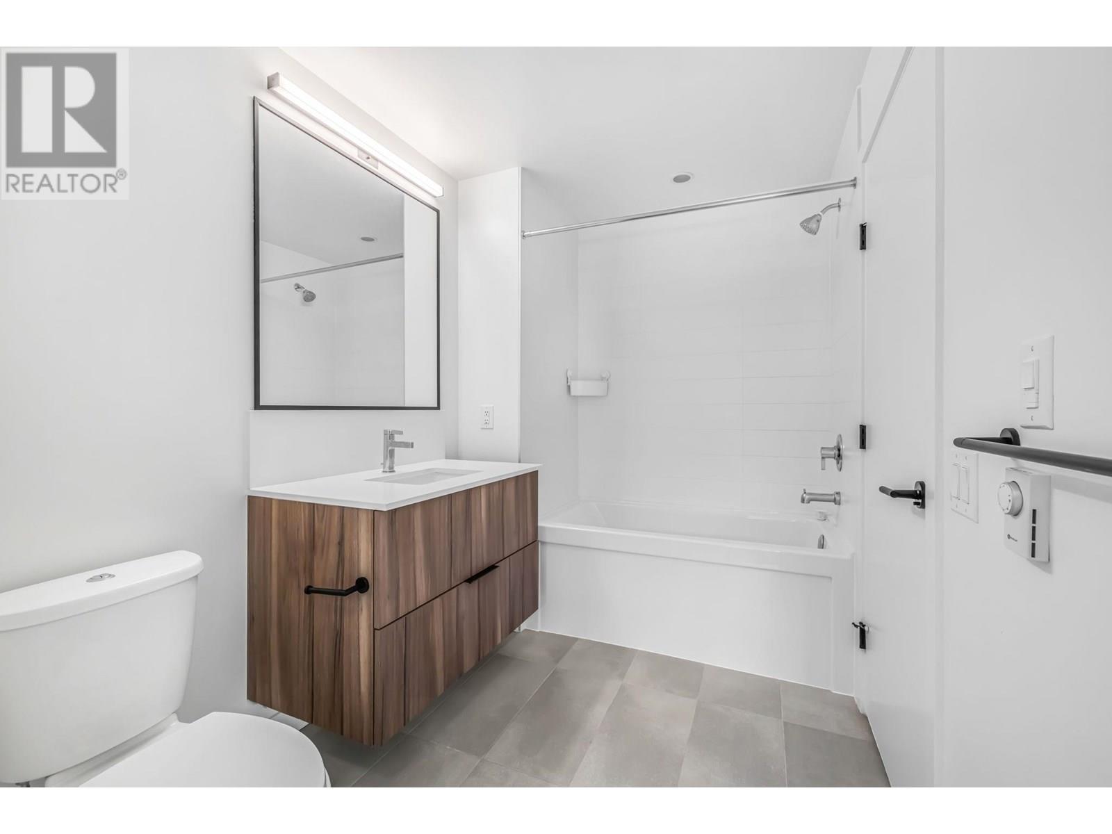 Photo 2 of 305 3229 St Johns Street, Port Moody BC