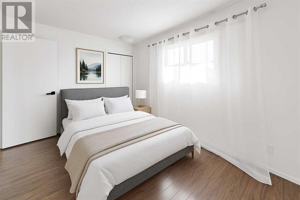Single Family House for Sale in  Woodmont Way SW Woodbine Calgary 