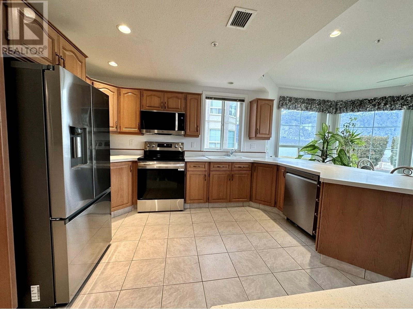 7801 SPARTAN Drive Unit# 215, Osoyoos