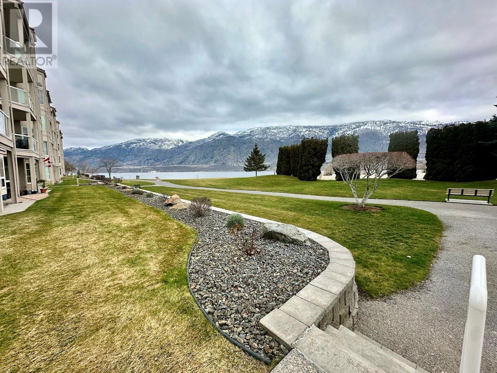7801 SPARTAN Drive Unit# 215, Osoyoos