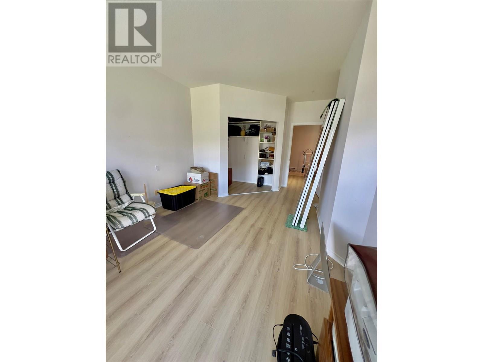 7801 SPARTAN Drive Unit# 215, Osoyoos