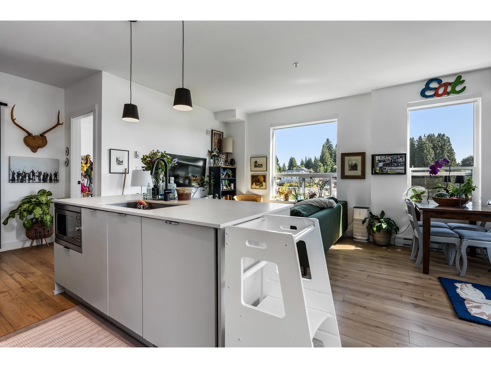 Photo 4 of 409 2493 Montrose Avenue, Abbotsford BC