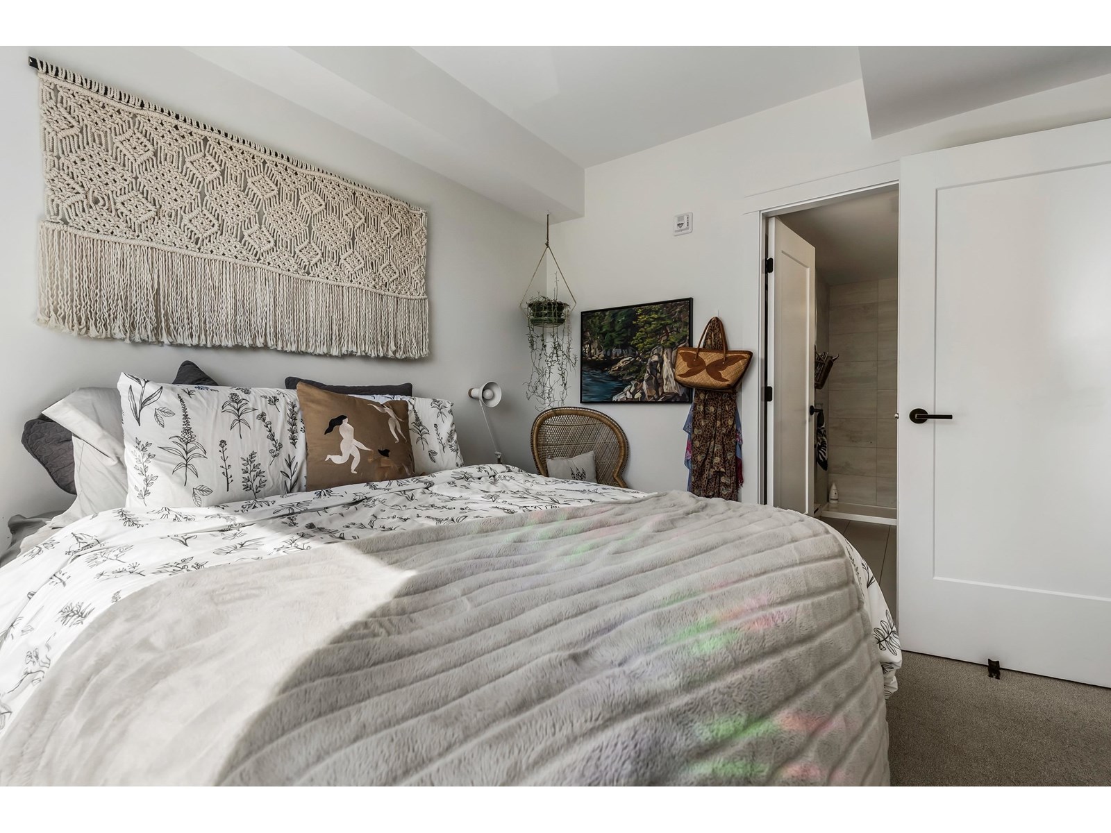 Photo 15 of 409 2493 Montrose Avenue, Abbotsford BC