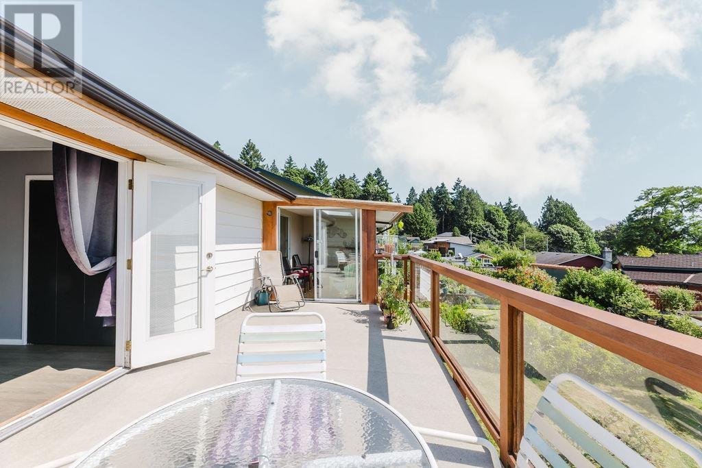 614 GLEN ROAD, Gibsons