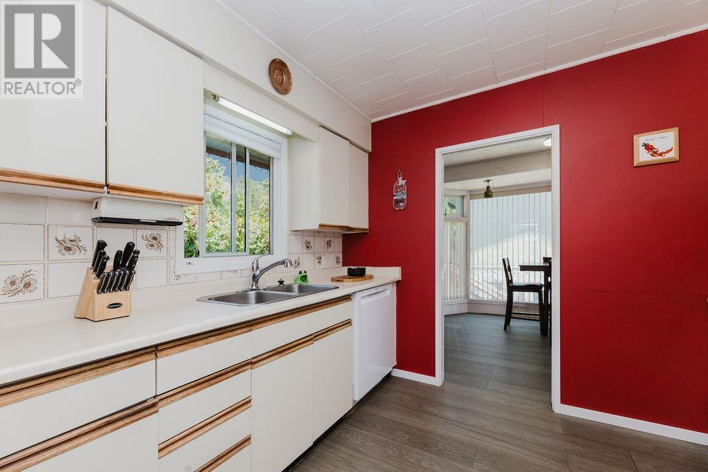 614 GLEN ROAD, Gibsons