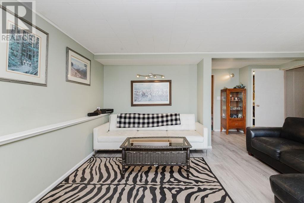 614 GLEN ROAD, Gibsons