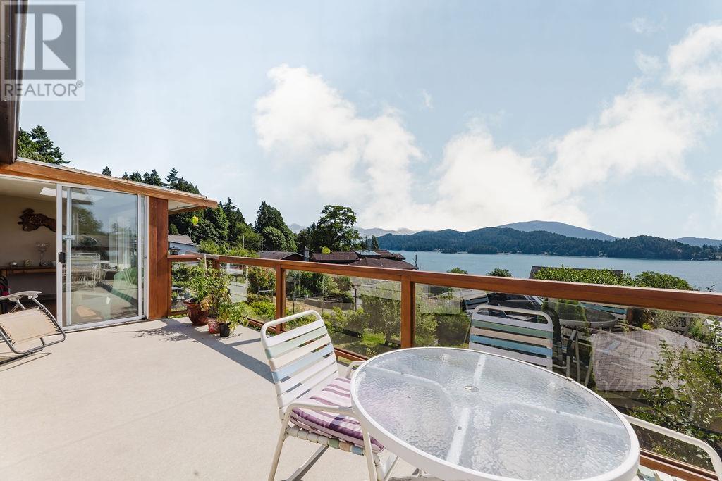 614 GLEN ROAD, Gibsons