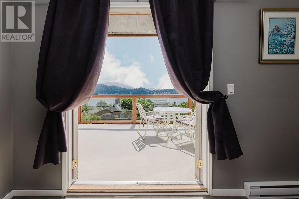 614 GLEN ROAD, Gibsons