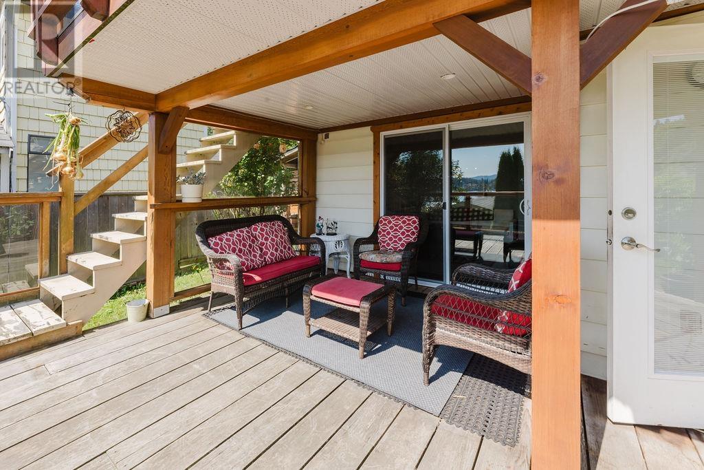 614 GLEN ROAD, Gibsons