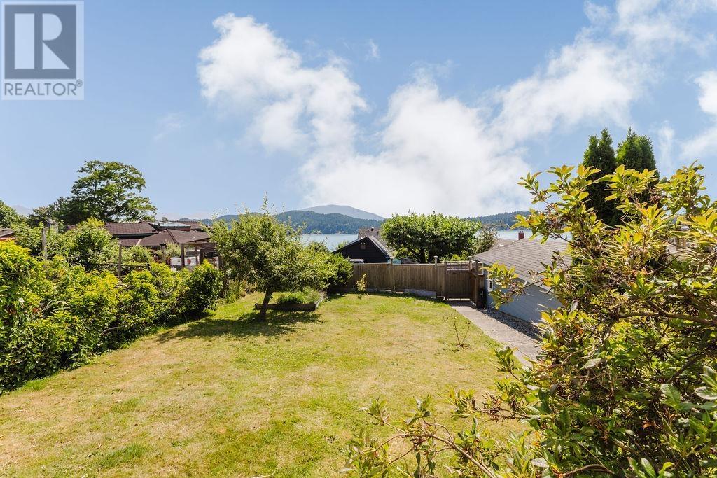 614 GLEN ROAD, Gibsons