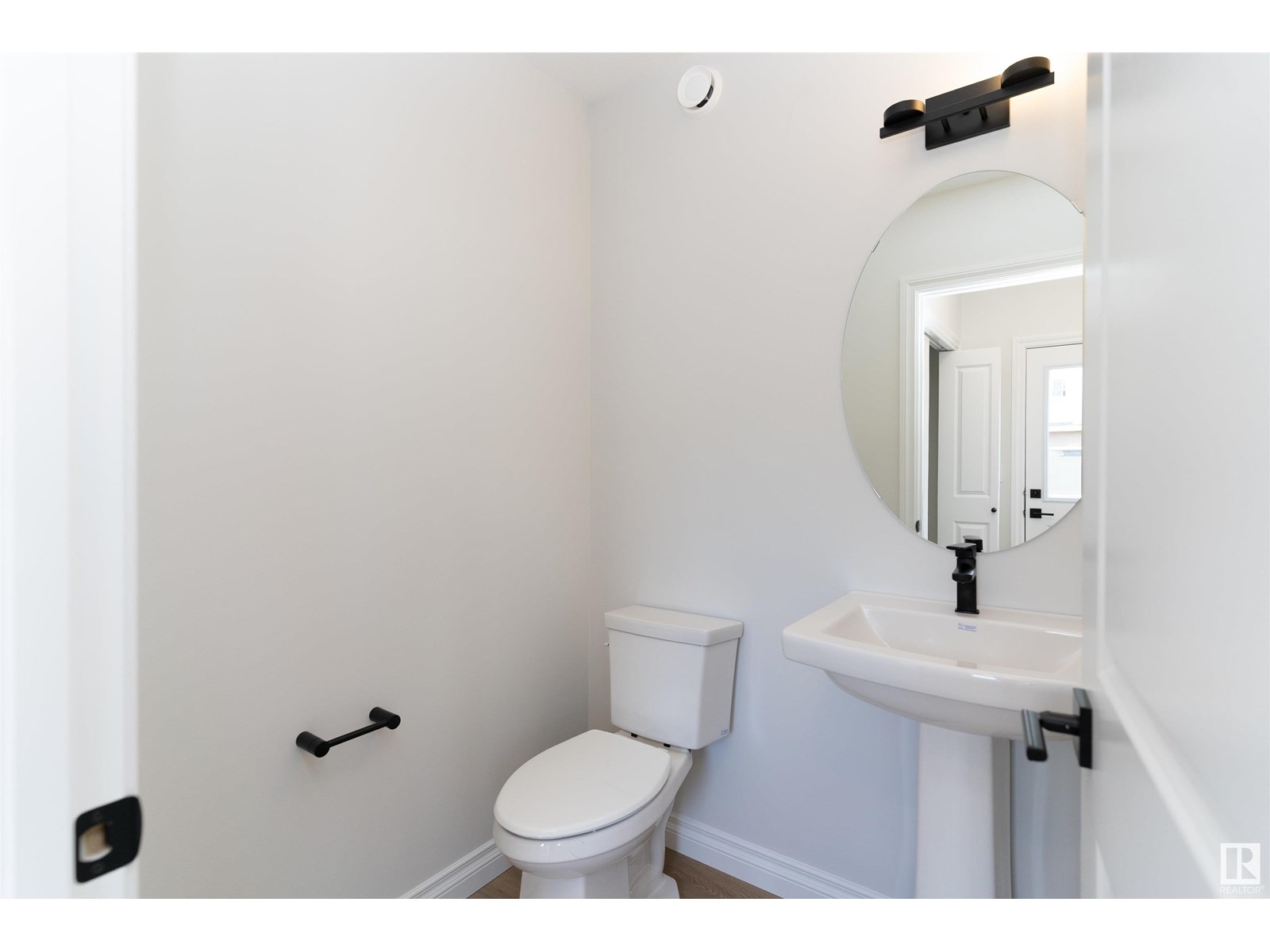 Photo 14 of 6343 Greenaway Av Nw, Edmonton AB