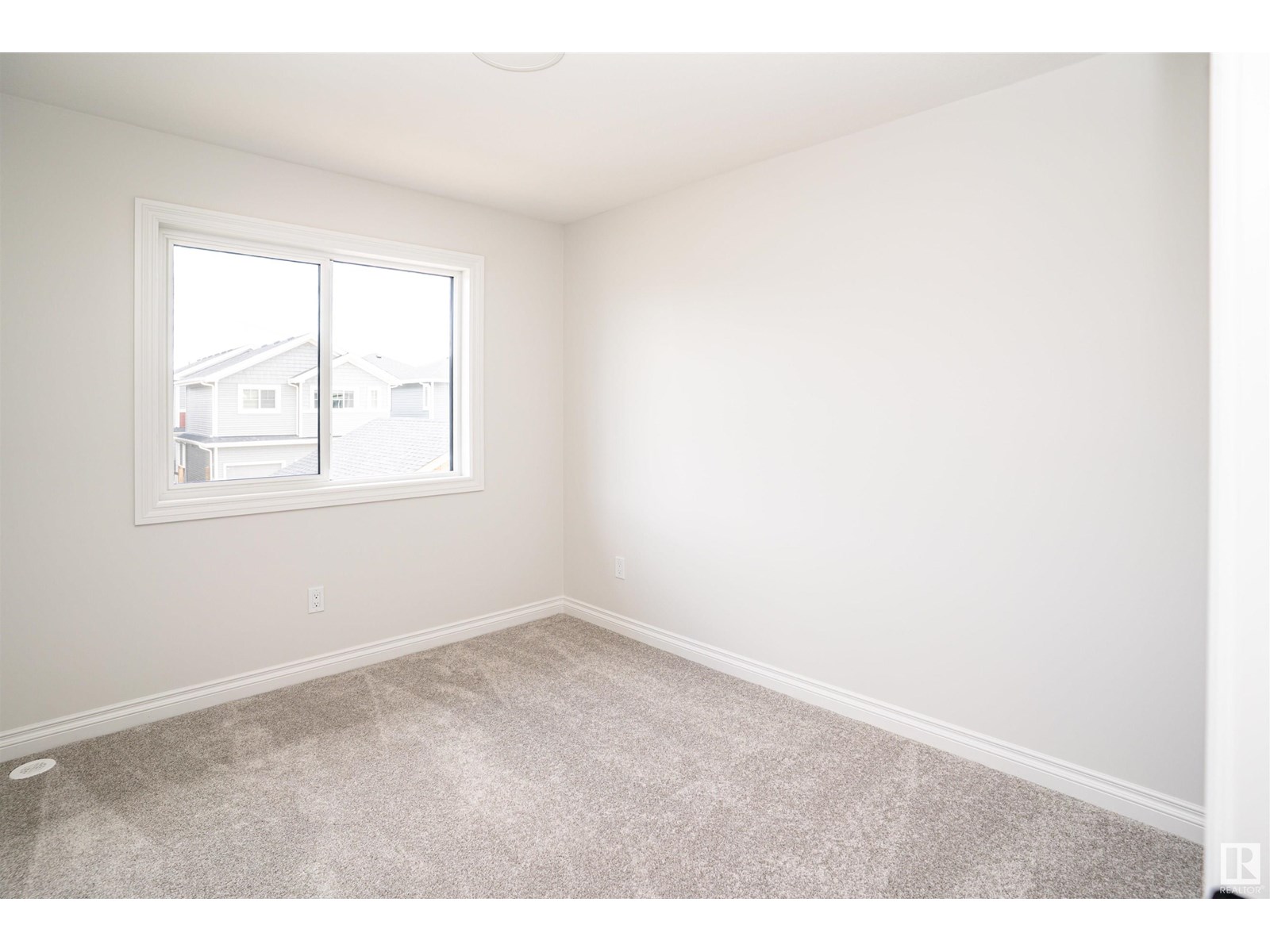 Photo 6 of 6343 Greenaway Av Nw, Edmonton AB