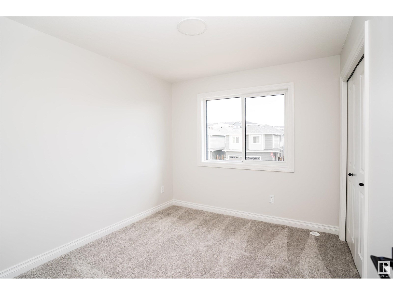 Photo 12 of 6343 Greenaway Av Nw, Edmonton AB
