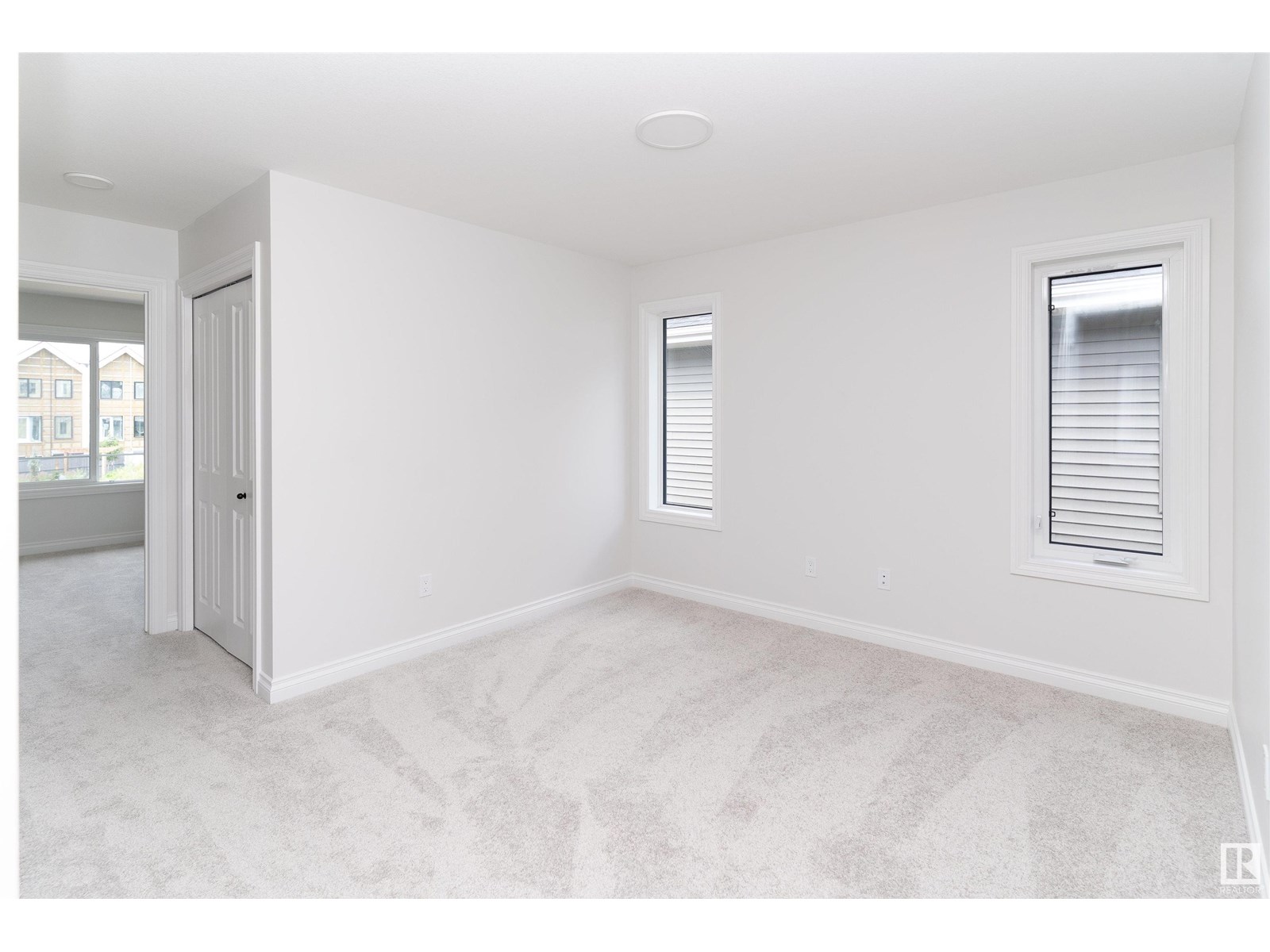 Photo 2 of 6343 Greenaway Av Nw, Edmonton AB