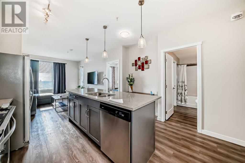 Single Family House for Sale in   Shawnee Common SW Shawnee Slopes Calgary 
