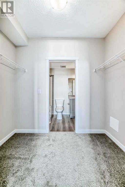 Single Family House for Sale in   Shawnee Common SW Shawnee Slopes Calgary 