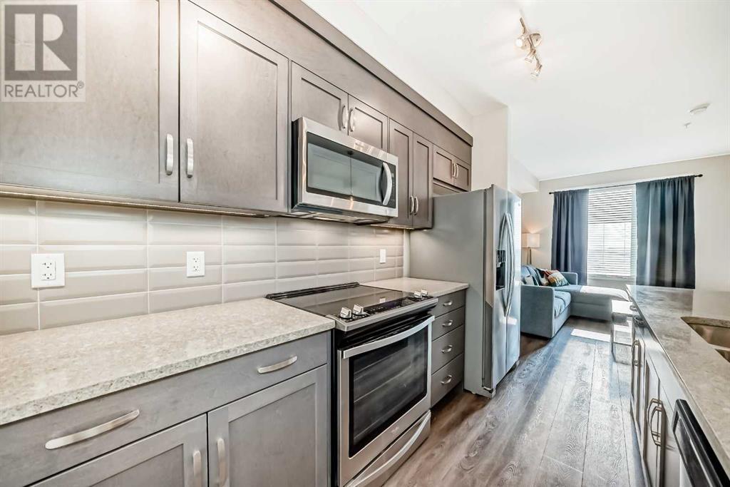 Single Family House for Sale in   Shawnee Common SW Shawnee Slopes Calgary 