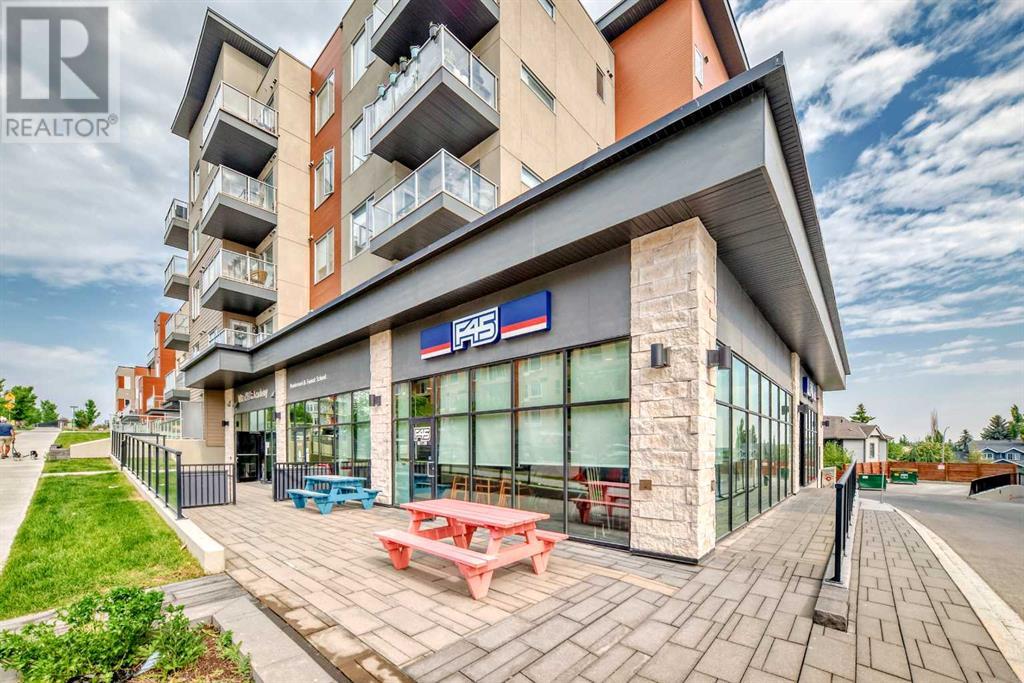 Single Family House for Sale in   Shawnee Common SW Shawnee Slopes Calgary 