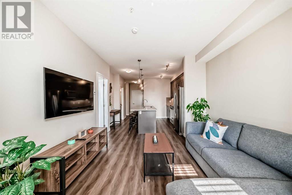Single Family House for Sale in   Shawnee Common SW Shawnee Slopes Calgary 