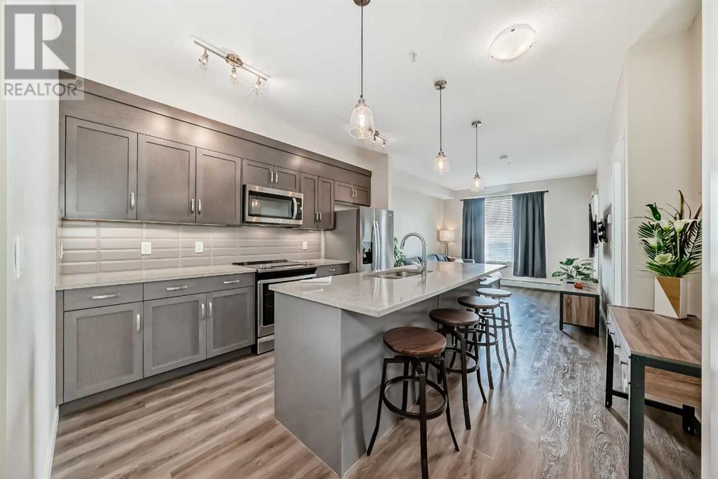 Single Family House for Sale in   Shawnee Common SW Shawnee Slopes Calgary 